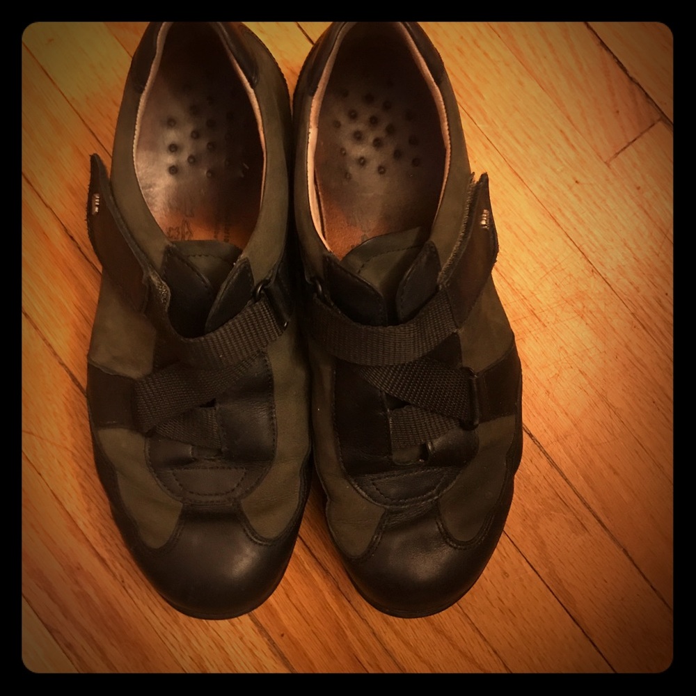 Finn Comfort Green suede black leather sneakers